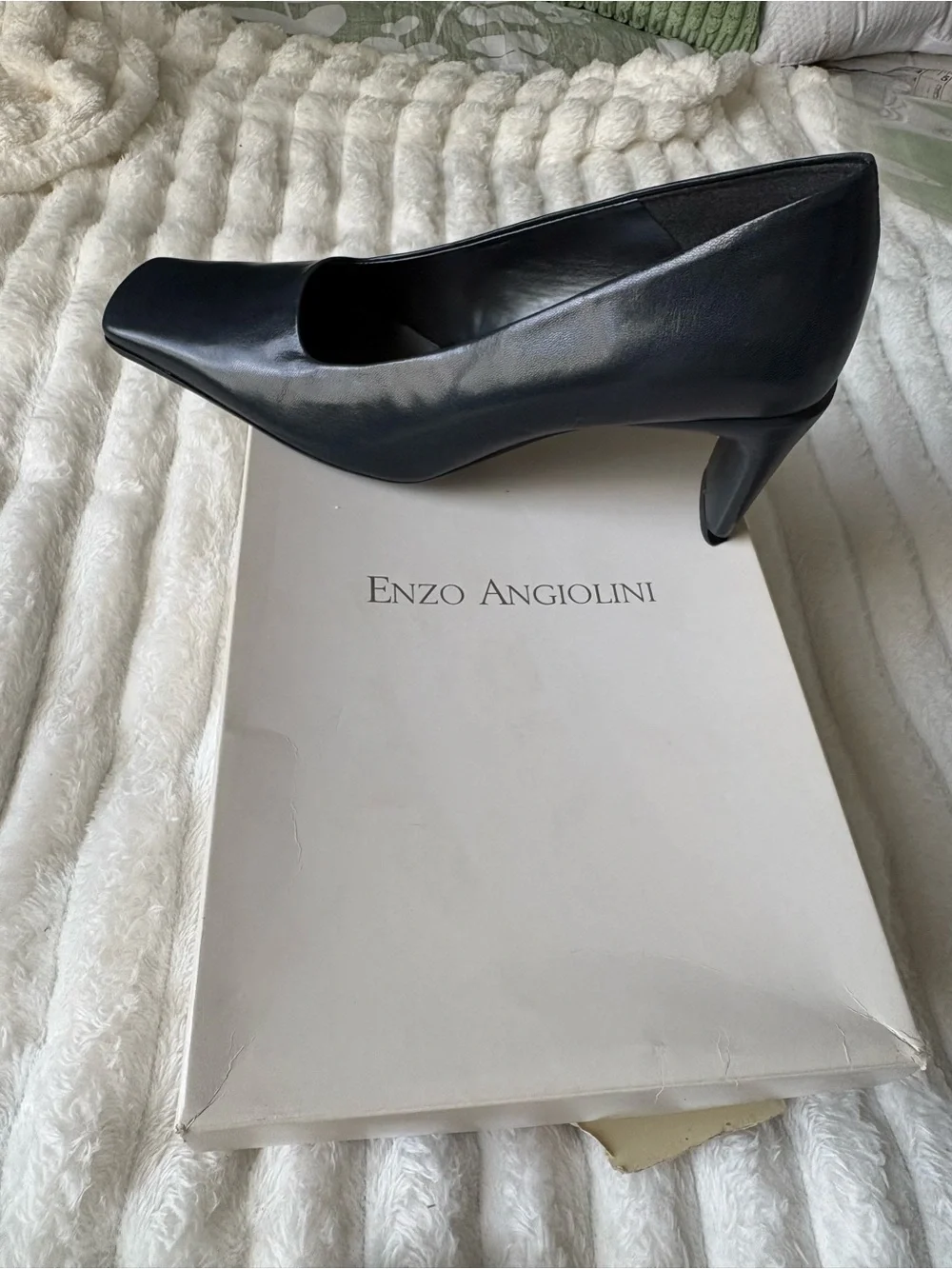 Enzo Angiolini Earla Navy Leather Pumps Womens 8N Narrow Square Toe